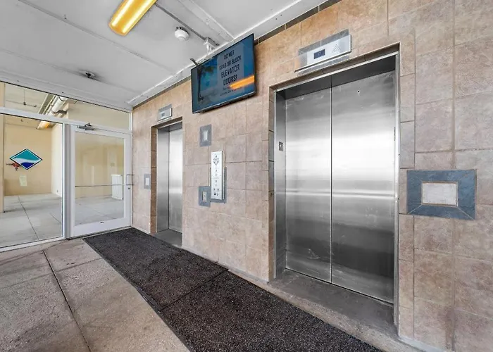 Apartment Crystal Shores West 601 By Youngs Suncoast