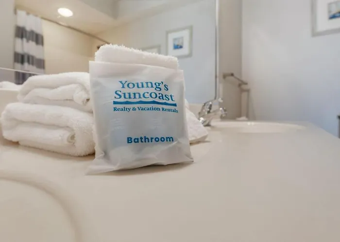 Apartment Crystal Shores West 601 By Youngs Suncoast